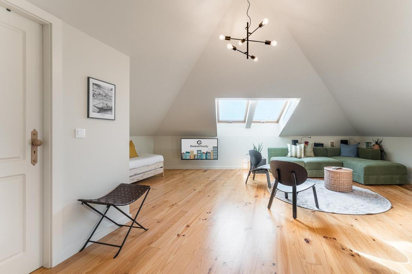 Guestready - Spacious And Modern Apt W/ Skylight Porto Luaran gambar